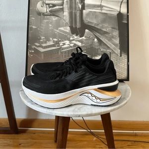 SAUCONY ENDORPHIN SHIFT 3 Women’s Size 9 WIDE sneakers